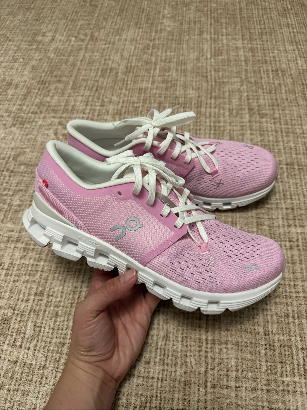 On Cloud Sneakers NWOT - Picture 2 of 4